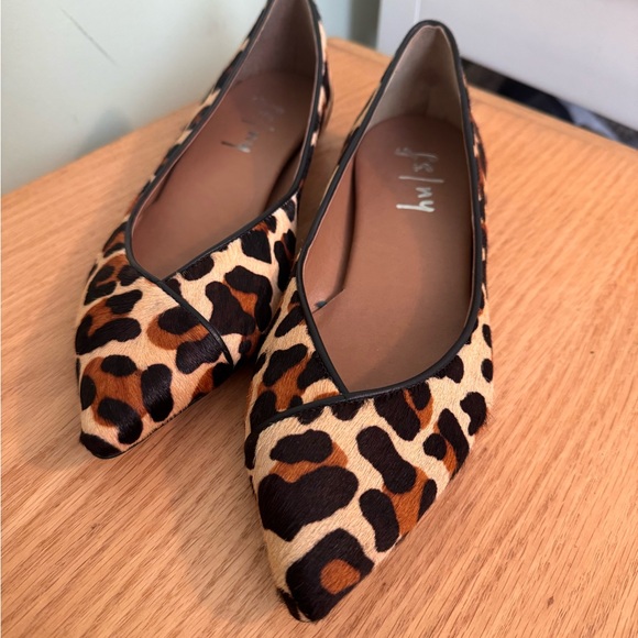 French Sole Shoes - Stylish Leopard Print Flats with Pointed Toe Design in Light Tan